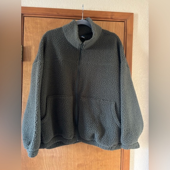 Old Navy Olive Sherpa Jacket - Picture 1 of 4